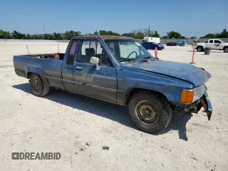 1986 Toyota Pickup с VIN JT4RN70D2G0018661, выставлен на аукционе Copart как лот 52309025 с пробегом 621 023 миль миль и Списание • Salvage title. История ставок и продаж доступна на DreamBid. Изображение 4.