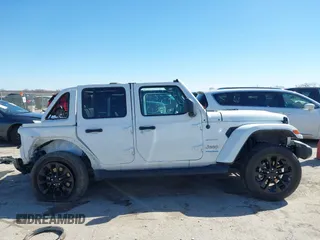 2021 Jeep Wrangler Unlimited Sahara with VIN 1C4JJXP62MW724232, listed as a IAAI auction lot 41716545 with 24,631 mi miles and . Bid and sale history available at DreamBid. Image 13.