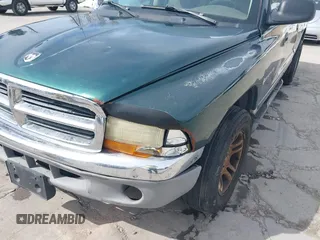 2001 Dodge Dakota Sport with VIN 1B7HL2AN81S281275, listed as a IAAI auction lot 41693105 with 276,182 mi miles. Bid and sale history available at carsss.com. Image 6.