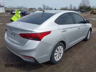 2019 Hyundai Accent SE with VIN 3KPC24A35KE052161, listed as a IAAI auction lot 41916742 with 132,363 mi miles. Bid and sale history available at carsss.com. Image 4.