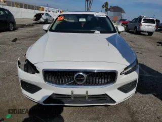 2019 Volvo S60 Momentum with VIN 7JRA22TK3KG013375, listed as a Copart auction lot 50717054 with 39,149 mi miles and Salvage Title. Bid and sale history available at carsss.com. Image 5.