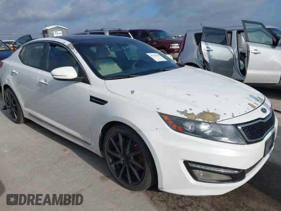 2013 Kia Optima SX с VIN 5XXGR4A61DG202977, выставлен на аукционе IAAI как лот 42725334 с пробегом 158 213 миль миль и . История ставок и продаж доступна на DreamBid. Изображение 1.