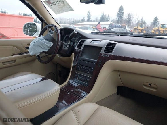 2009 Cadillac Escalade with VIN 1GYFK23229R189461, listed as a IAAI auction lot 41593202 with 1 mi miles. Bid and sale history available at carsss.com. Image 5.