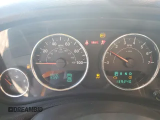 2013 Jeep Wrangler Unlimited Rubicon z VIN 1C4HJWFG6DL557085, wystawiony jako Copart lot #55491775 z przebiegiem 139 240 mil mil oraz Szkoda całkowita • Salvage title. Historia ofert i sprzedaży dostępna na DreamBid. Obrazek 9.