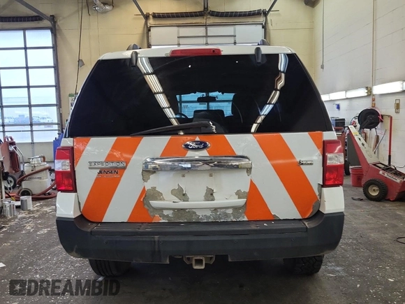 2014 Ford Expedition XL with VIN 1FMJU1G50EEF24187, listed as a IAAI auction lot 42616117 with 235,361 mi miles and . Bid and sale history available at DreamBid. Image 26.