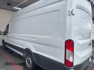 2023 Ford Transit Cargo z VIN 1FTBR3X85PKB84622, wystawiony jako IAAI lot #42742574 z przebiegiem 3 429 mil mil oraz . Historia ofert i sprzedaży dostępna na DreamBid. Obrazek 19.