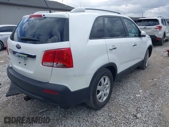 2012 Kia Sorento LX with VIN 5XYKTDA20CG210698, listed as a IAAI auction lot 41728400 with 80,463 mi miles. Bid and sale history available at carsss.com. Image 4.