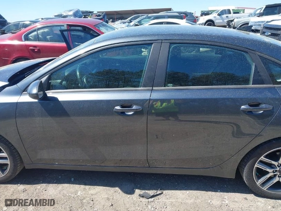2019 Kia Forte S with VIN 3KPF34AD4KE016075, listed as a IAAI auction lot 41887992 with 91,164 mi miles. Bid and sale history available at carsss.com. Image 14.