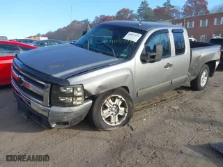2007 Chevrolet Silverado 1500 LT w/1LT with VIN 2GCEK19J071675900, listed as a IAAI auction lot 40851984 with 220,931 mi miles. Bid and sale history available at carsss.com. Image 17.