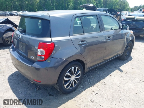 2013 Scion xD z VIN JTKKUPB47D1034841, wystawiony jako IAAI lot #42286846 z przebiegiem 212 001 mil mil oraz . Historia ofert i sprzedaży dostępna na DreamBid. Obrazek 4.