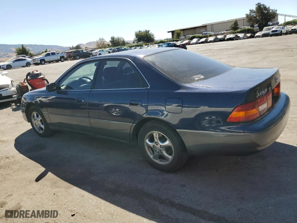 1998 Lexus ES 300 Luxury Sport Sdn with VIN JT8BF28G5W5016080, listed as a Copart auction lot 61466314 with 223,793 mi miles and Salvage Title. Bid and sale history available at carsss.com. Image 2.