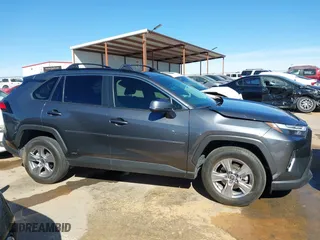 2022 Toyota RAV4 Hybrid XLE with VIN JTMRWRFV6ND165774, listed as a IAAI auction lot 41587093 with 48,578 mi miles. Bid and sale history available at carsss.com. Image 13.