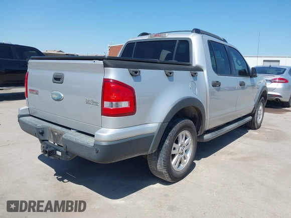 2010 Ford Explorer Sport Trac XLT z VIN 1FMEU3BE2AUA00236, wystawiony jako IAAI lot #41981531 z przebiegiem 101 993 mil mil oraz . Historia ofert i sprzedaży dostępna na DreamBid. Obrazek 4.