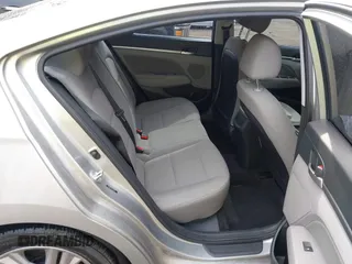 2020 Hyundai Elantra SEL z VIN 5NPD84LF9LH551715, wystawiony jako IAAI lot #41705596 z przebiegiem 120 878 mil mil oraz . Historia ofert i sprzedaży dostępna na DreamBid. Obrazek 8.