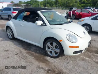 2009 Volkswagen Beetle S with VIN 3VWRF31YX9M402739, listed as a IAAI auction lot 42353898 with Not provided miles and . Bid and sale history available at DreamBid. Image 1.