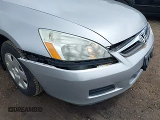 2007 Honda Accord LX z VIN 3HGCM56457G709183, wystawiony jako IAAI lot #42366373 z przebiegiem 150 267 mil mil oraz . Historia ofert i sprzedaży dostępna na DreamBid. Obrazek 6.