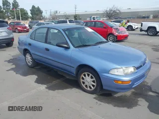 1996 Chevrolet Prizm z VIN 1Y1SK5283TZ057095, wystawiony jako IAAI lot #41676394 z przebiegiem 199 114 mil mil oraz . Historia ofert i sprzedaży dostępna na DreamBid. Obrazek 1.