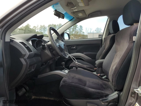 2010 Mitsubishi Outlander ES with VIN JA4AS2AW2AZ004118, listed as a Copart auction lot 86684914 with 110,278 mi miles and Salvage Title. Bid and sale history available at carsss.com. Image 7.