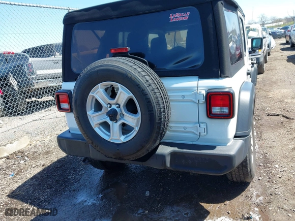 2020 Jeep Wrangler Unlimited Sport Altitude with VIN 1C4HJXDG7LW212475, listed as a IAAI auction lot 41990654 with 53,079 mi miles. Bid and sale history available at carsss.com. Image 16.