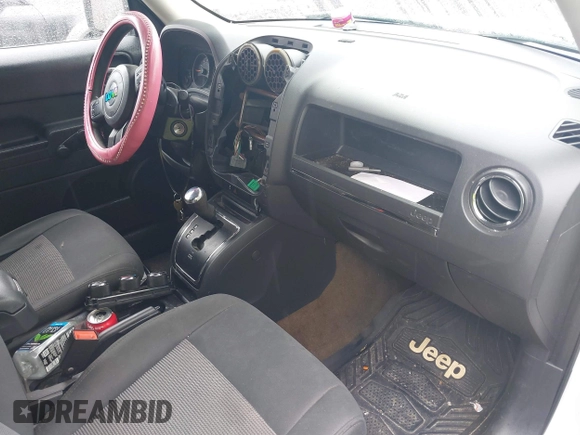 2016 Jeep Patriot Sport with VIN 1C4NJPBB8GD677732, listed as a IAAI auction lot 42343045 with 179,249 mi miles and . Bid and sale history available at DreamBid. Image 5.