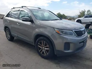 2015 Kia Sorento LX with VIN 5XYKTDA79FG584016, listed as a IAAI auction lot 41703361 with 123,265 mi miles. Bid and sale history available at carsss.com. Image 1.