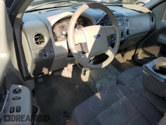 2004 Ford F-150 XL z VIN 1FTRF12W44NA77850, wystawiony jako Copart lot #52124375 z przebiegiem 175 402 mil mil oraz Szkody całkowita. Historia ofert i sprzedaży dostępna na DreamBid. Obrazek 8.