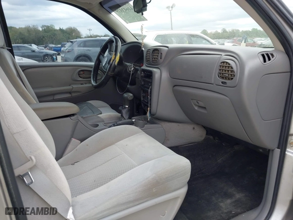 2008 Chevrolet TrailBlazer LT w/1LT with VIN 1GNDS13SX82226780, listed as a IAAI auction lot 41603379 with 159,086 mi miles. Bid and sale history available at carsss.com. Image 5.