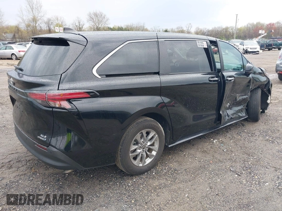 2022 Toyota Sienna XLE with VIN 5TDYRKEC3NS111265, listed as a IAAI auction lot 42041080 with 114,667 mi miles and . Bid and sale history available at DreamBid. Image 4.