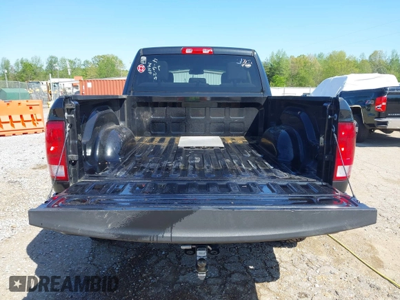 2018 Ram 1500 Express z VIN 1C6RR7FG2JS331802, wystawiony jako IAAI lot #41985617 z przebiegiem 68 483 mil mil oraz . Historia ofert i sprzedaży dostępna na DreamBid. Obrazek 17.