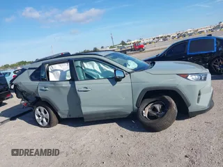 2021 Toyota RAV4 XLE with VIN 2T3W1RFV4MW136969, listed as a IAAI auction lot 41846901 with 89,396 mi miles. Bid and sale history available at carsss.com. Image 13.