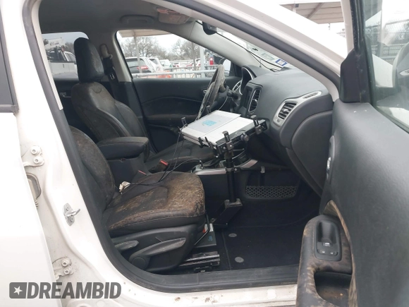 2019 Jeep Compass Latitude z VIN 3C4NJCBBXKT802046, wystawiony jako IAAI lot #41359411 z przebiegiem 82 747 mil mil oraz . Historia ofert i sprzedaży dostępna na DreamBid. Obrazek 5.