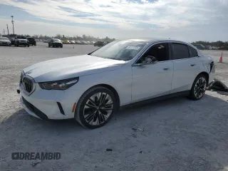 2024 BMW i5 eDrive40 with VIN WBY33FK04RCR38307, listed as a Copart auction lot 88723355 with 0 mi miles and Salvage Title. Bid and sale history available at carsss.com. Image 1.