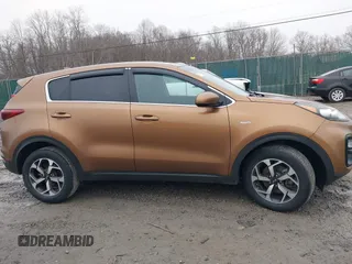 2020 Kia Sportage LX with VIN KNDPMCAC1L7807586, listed as a IAAI auction lot 41485581 with 28,941 mi miles. Bid and sale history available at carsss.com. Image 13.