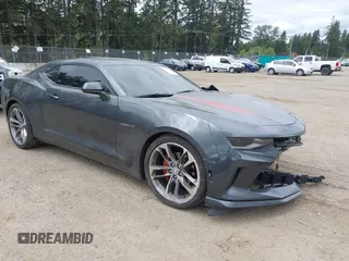 2017 Chevrolet Camaro 2LT z VIN 1G1FD1RS0H0171926, wystawiony jako IAAI lot #42197182 z przebiegiem 86 907 mil mil oraz . Historia ofert i sprzedaży dostępna na DreamBid. Obrazek 1.