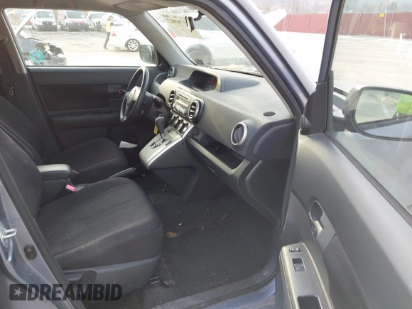 2009 Scion xB z VIN JTLKE50E491091028, wystawiony jako IAAI lot #41780023 z przebiegiem 171 204 mil mil oraz . Historia ofert i sprzedaży dostępna na DreamBid. Obrazek 5.