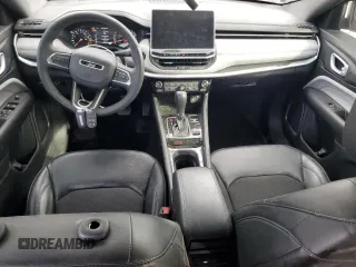 2023 Jeep Compass Latitude z VIN 3C4NJDBN4PT544548, wystawiony jako Copart lot #47981135 z przebiegiem 21 335 mil mil oraz Szkoda całkowita • Salvage title. Historia ofert i sprzedaży dostępna na DreamBid. Obrazek 8.
