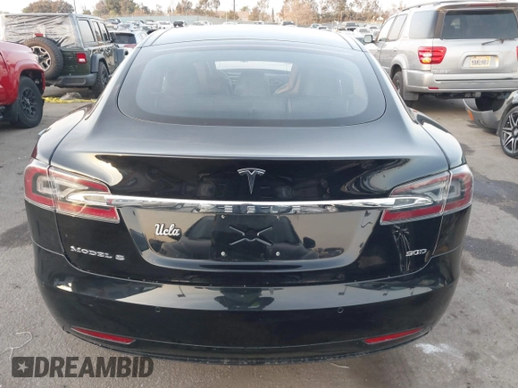 2016 Tesla Model S 90D z VIN 5YJSA1E26GF156108, wystawiony jako IAAI lot #41453148 z przebiegiem 74 717 mil mil oraz . Historia ofert i sprzedaży dostępna na DreamBid. Obrazek 17.