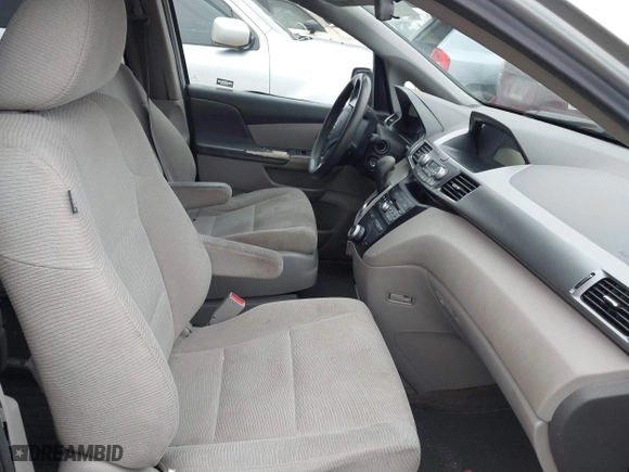 2011 Honda Odyssey LX with VIN 5FNRL5H20BB010579, listed as a IAAI auction lot 41217858 with 209,353 mi miles. Bid and sale history available at carsss.com. Image 5.