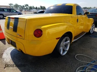 2004 Chevrolet SSR LS z VIN 1GCES14PX4B105667, wystawiony jako Copart lot #58277894 z przebiegiem 88 464 mil mil oraz Szkody całkowita. Historia ofert i sprzedaży dostępna na DreamBid. Obrazek 3.