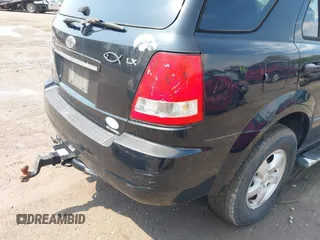 2006 Kia Sorento LX with VIN KNDJD733965650982, listed as a IAAI auction lot 42005208 with 189,991 mi miles and . Bid and sale history available at DreamBid. Image 6.