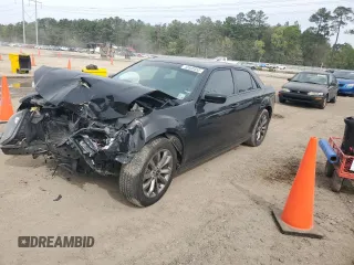 2014 Chrysler 300 S z VIN 2C3CCAGGXEH311942, wystawiony jako Copart lot #50800555 z przebiegiem 110 926 mil mil oraz Szkoda całkowita • Salvage title. Historia ofert i sprzedaży dostępna na DreamBid. Obrazek 1.
