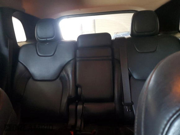 2015 Jeep Cherokee Trailhawk z VIN 1C4PJMBB7FW500180, wystawiony jako Copart lot #62385655 z przebiegiem 88 137 mil mil oraz Szkoda całkowita • Salvage title. Historia ofert i sprzedaży dostępna na DreamBid. Obrazek 10.