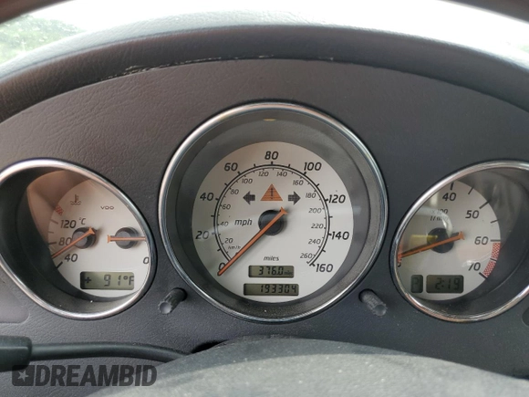 2002 Mercedes-Benz SLK 320 with VIN WDBKK65FX2F237273, listed as a Copart auction lot 61068345 with 193,304 mi miles and Salvage title. Bid and sale history available at DreamBid. Image 9.