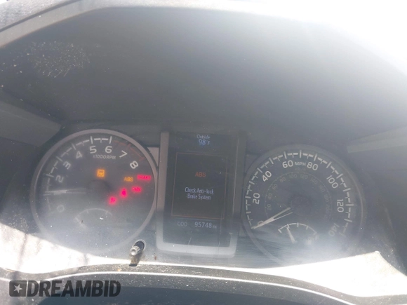2017 Toyota Tacoma SR5 z VIN 5TFCZ5AN3HX109338, wystawiony jako IAAI lot #41336668 z przebiegiem 95 748 mil mil oraz . Historia ofert i sprzedaży dostępna na DreamBid. Obrazek 7.