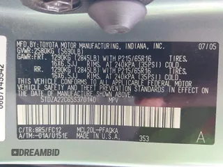 2005 Toyota Sienna XLE with VIN 5TDZA22C65S370140, listed as a IAAI auction lot 42466644 with 254,275 mi miles and . Bid and sale history available at DreamBid. Image 9.
