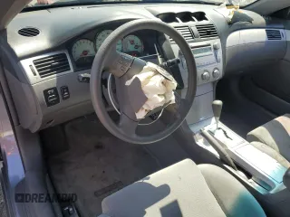 2004 Toyota Solara SE z VIN 4T1CE38P74U881551, wystawiony jako Copart lot #51454075 z przebiegiem 66 215 mil mil oraz Szkoda całkowita • Salvage title. Historia ofert i sprzedaży dostępna na DreamBid. Obrazek 8.