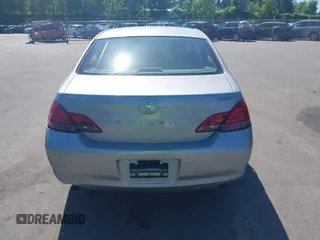 2008 Toyota Avalon XL z VIN 4T1BK36B28U255522, wystawiony jako IAAI lot #42143848 z przebiegiem 240 777 mil mil oraz . Historia ofert i sprzedaży dostępna na DreamBid. Obrazek 17.