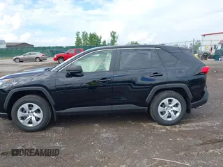 2022 Toyota RAV4 LE with VIN JTMF1RFV6ND088373, listed as a IAAI auction lot 42645055 with 33,048 mi miles and . Bid and sale history available at DreamBid. Image 14.