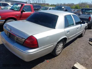 2008 Mercury Grand Marquis LS with VIN 2MEFM75V48X625878, listed as a IAAI auction lot 41874444 with 220,592 mi miles. Bid and sale history available at carsss.com. Image 4.