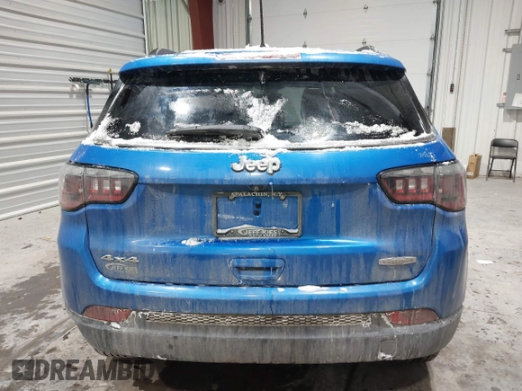 2018 Jeep Compass Altitude with VIN 3C4NJDBB2JT200181, listed as a IAAI auction lot 41374793 with 158,794 mi miles and . Bid and sale history available at carsss.com. Image 16.